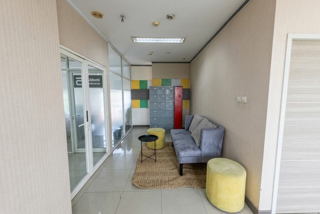 Ruang Kantor Disewa di Lantai 3 Gedung Atwork Imam Bonjol Semarang