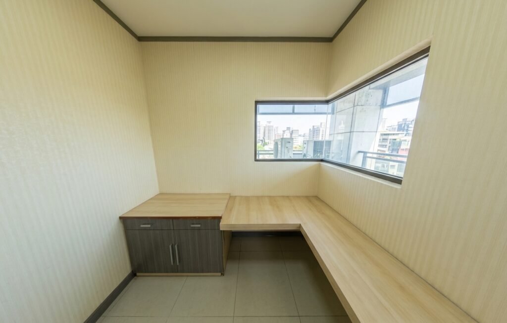 Ruang Kantor Disewa di Lantai 3 Gedung Atwork Imam Bonjol Semarang